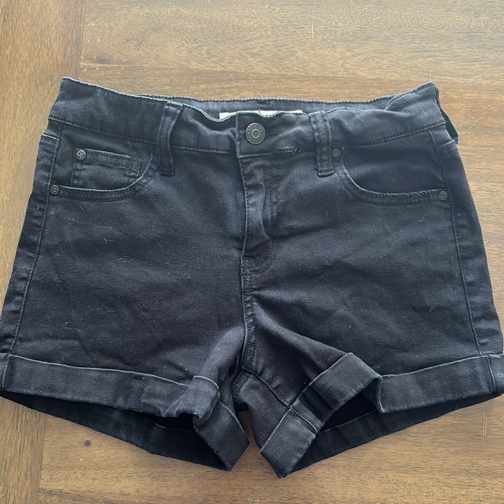 Black celebrity pink shorts